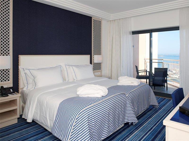 Real Marina Hotel & Spa Olhão Екстериор снимка A bedroom at the hotel