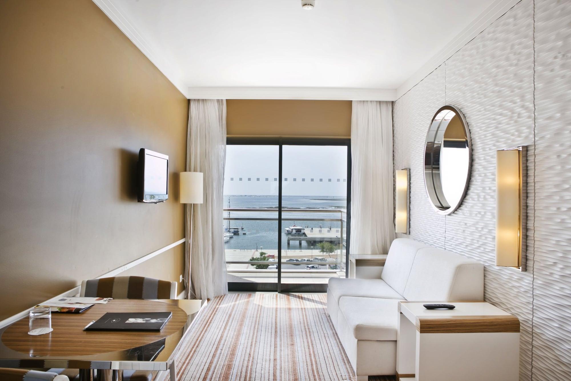 Real Marina Hotel & Spa Olhão Екстериор снимка A room at the hotel