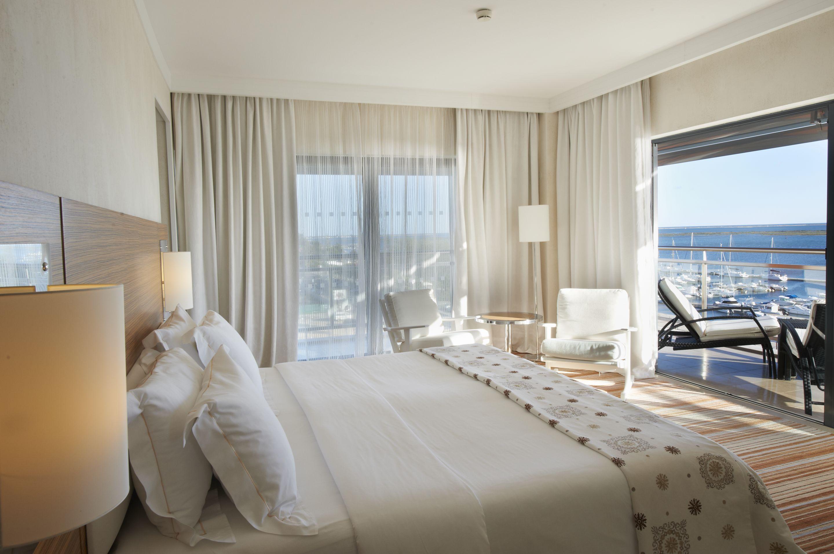 Real Marina Hotel & Spa Olhão Екстериор снимка A bedroom at the hotel