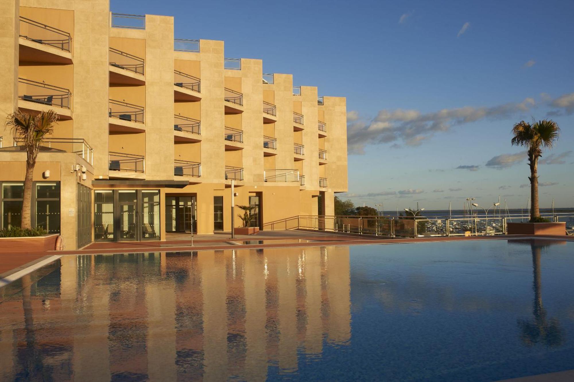 Real Marina Hotel & Spa Olhão Екстериор снимка The hotel