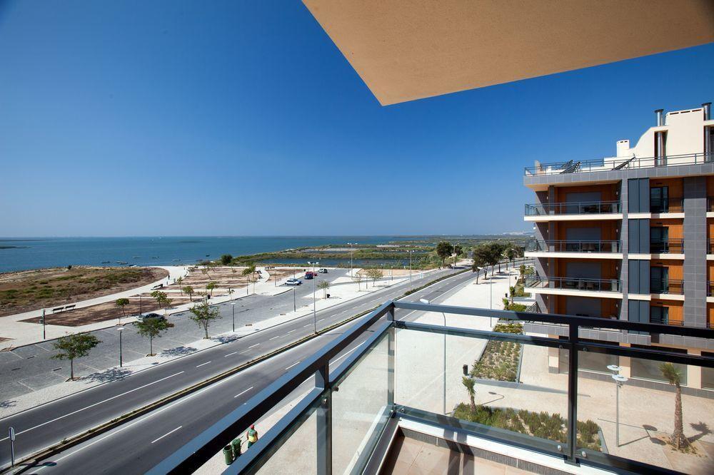 Real Marina Hotel & Spa Olhão Екстериор снимка View of the sea from the apartment